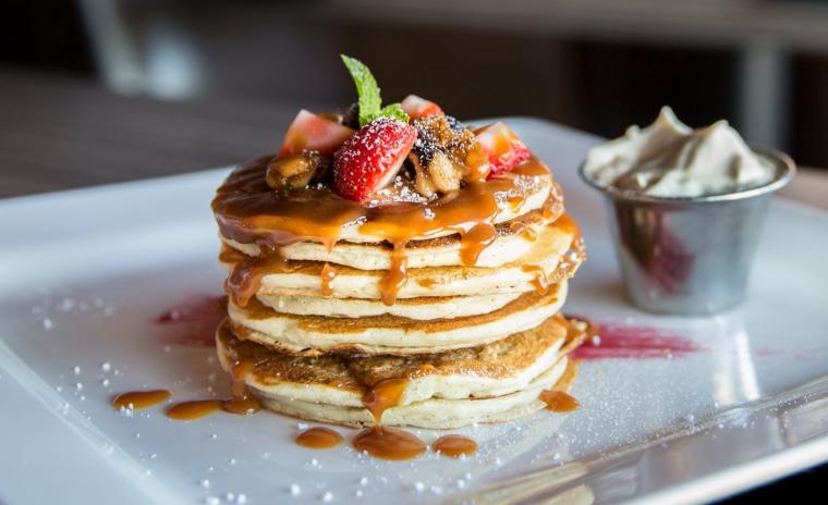 Pancakes, Sirop et Fruits